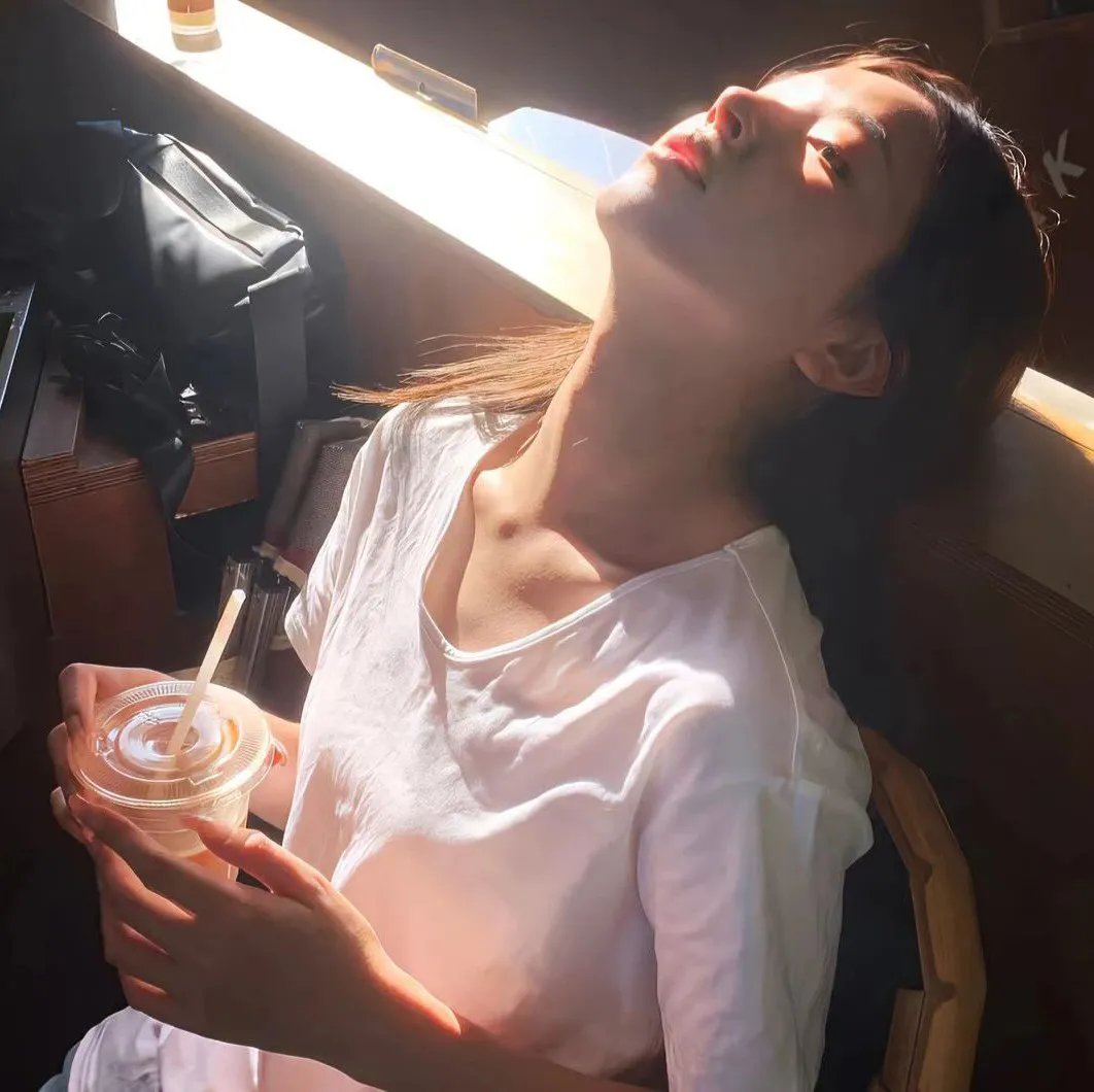 穿条纹衣的男孩 海报
